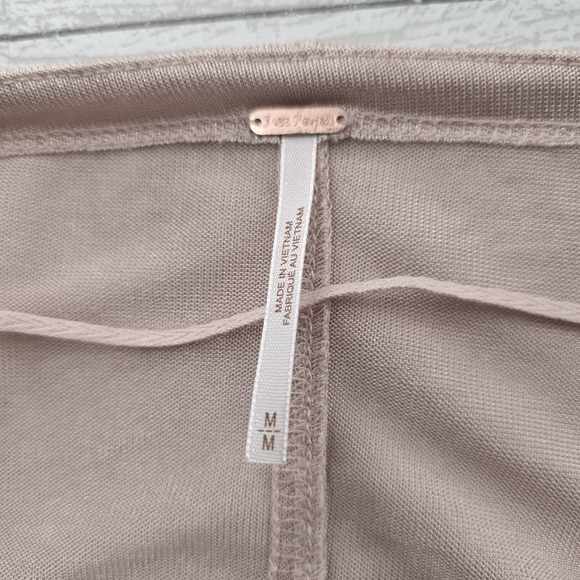 Free People Pleated Romantic V-Neck Top in size Medium - Picture 5 of 7